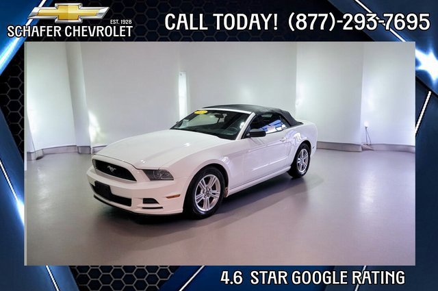 Used 2013 Ford Mustang Convertible image 1