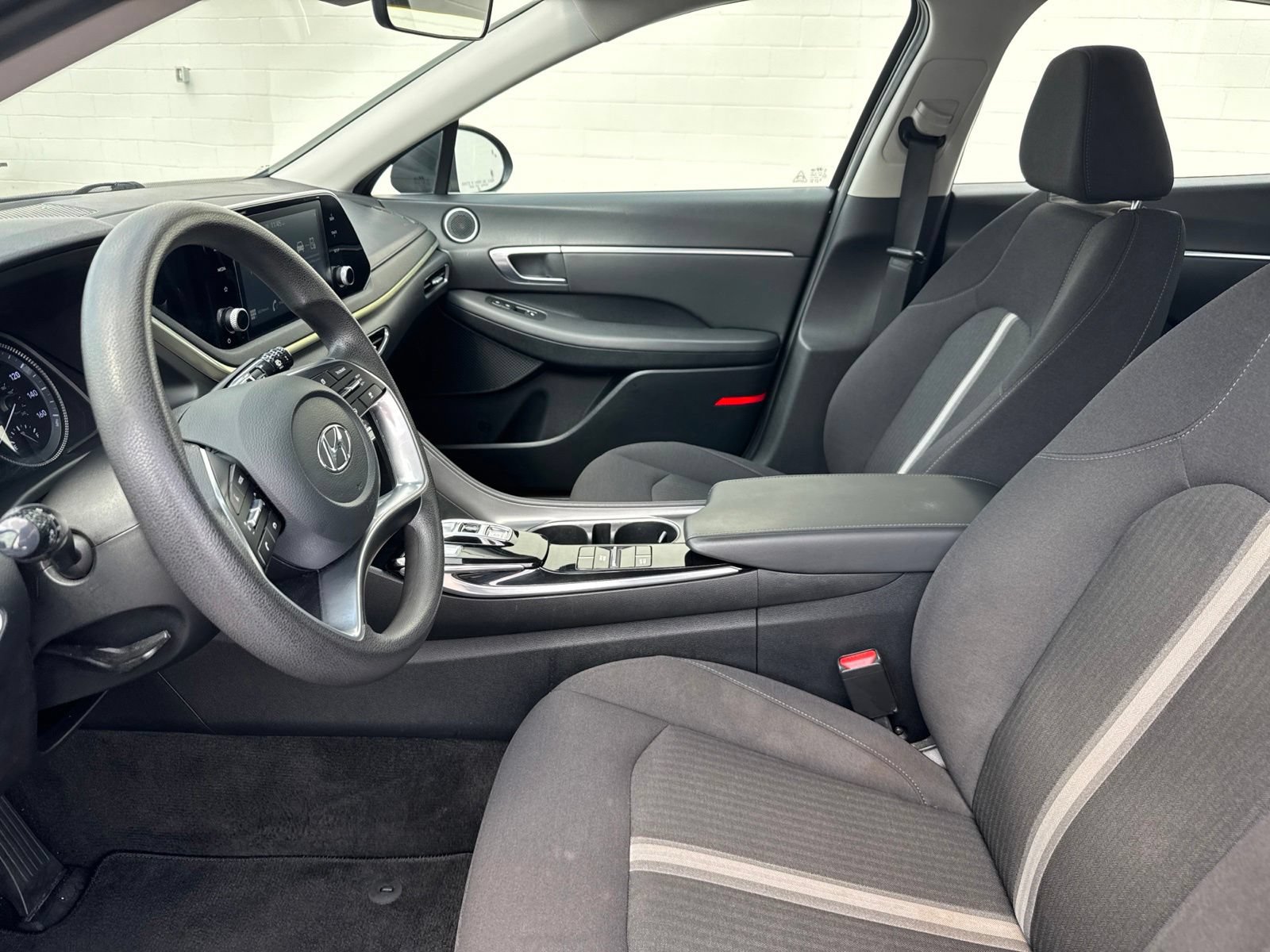Used 2021 Hyundai Sonata SEL w/ Preferred Accessory Package FWD image 19