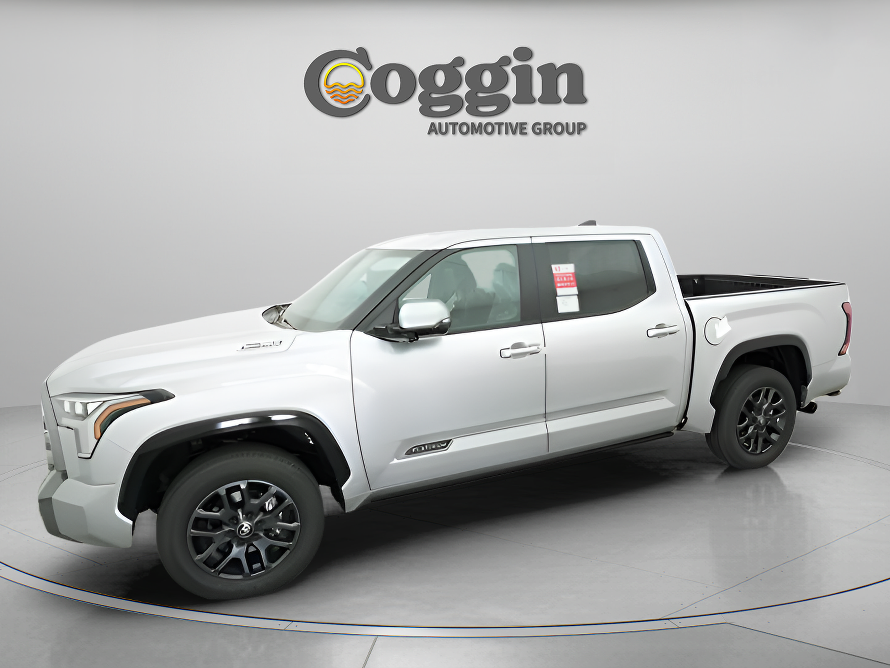 Used 2025 Toyota Tundra Platinum AWD/4WD image 3