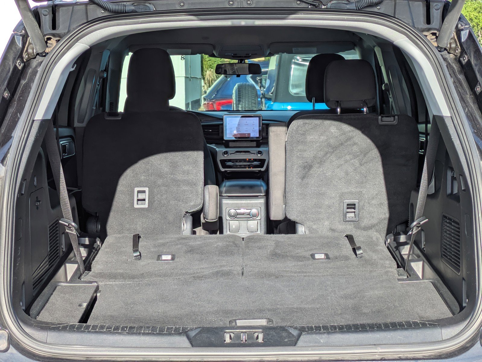 Used 2021 Ford Explorer XLT RWD image 9