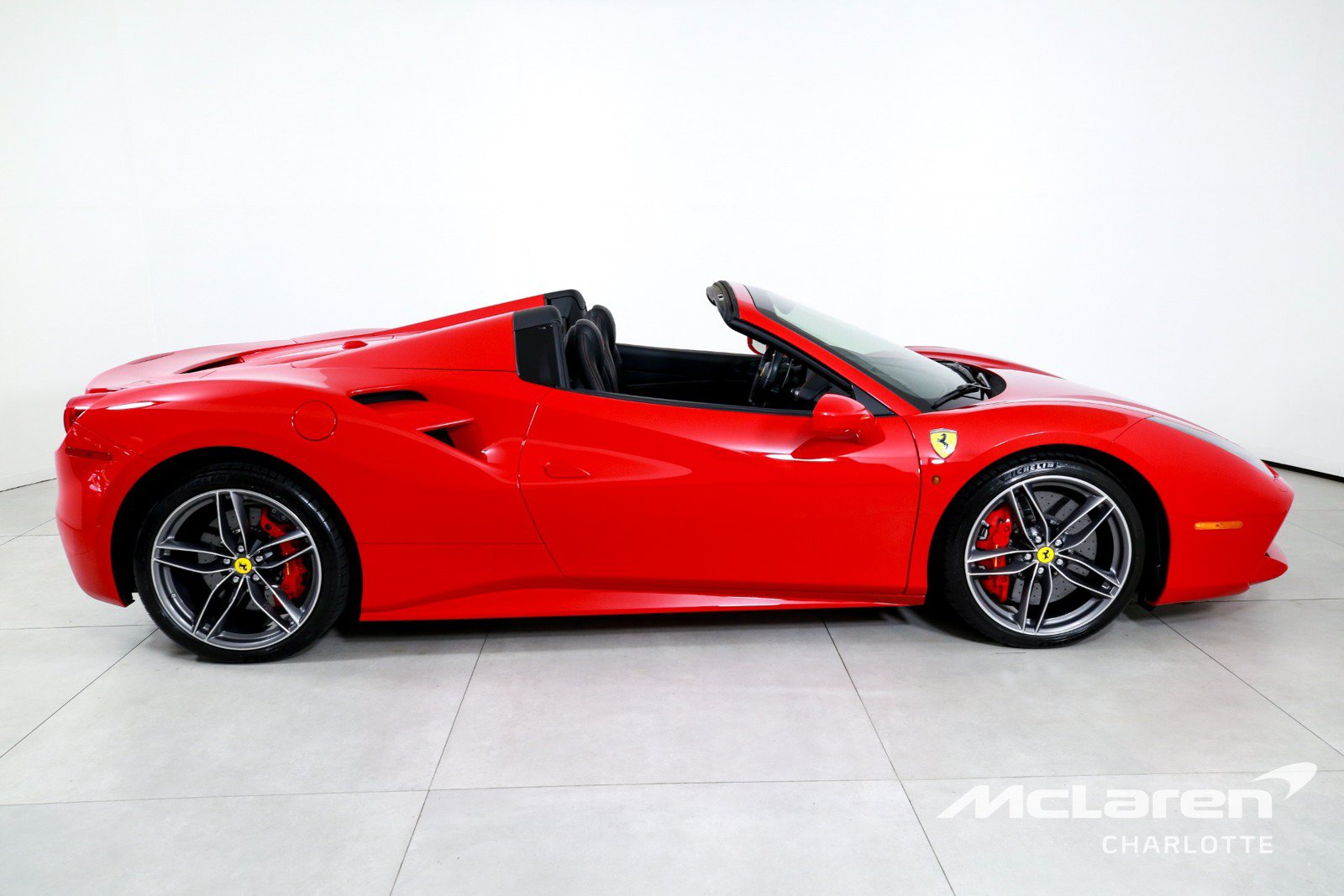 Used 2019 Ferrari 488 Spider RWD image 10