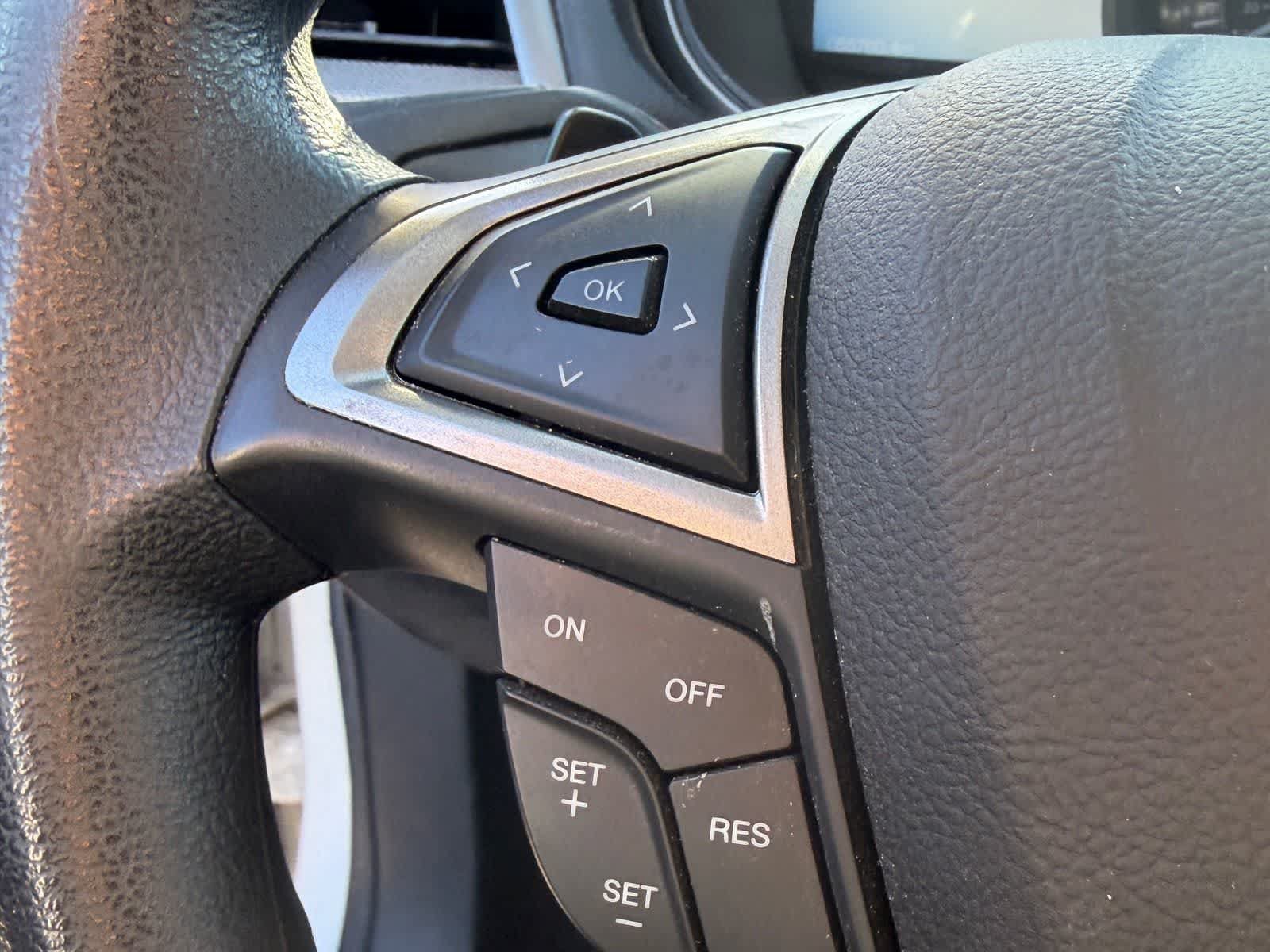 Used 2018 Ford Fusion SE w/ Fusion SE Technology Package FWD image 12