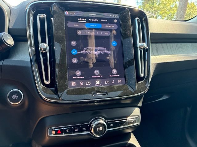 New 2026 Volvo XC40 B5 Plus w/ Protection Package Premier AWD/4WD image 31