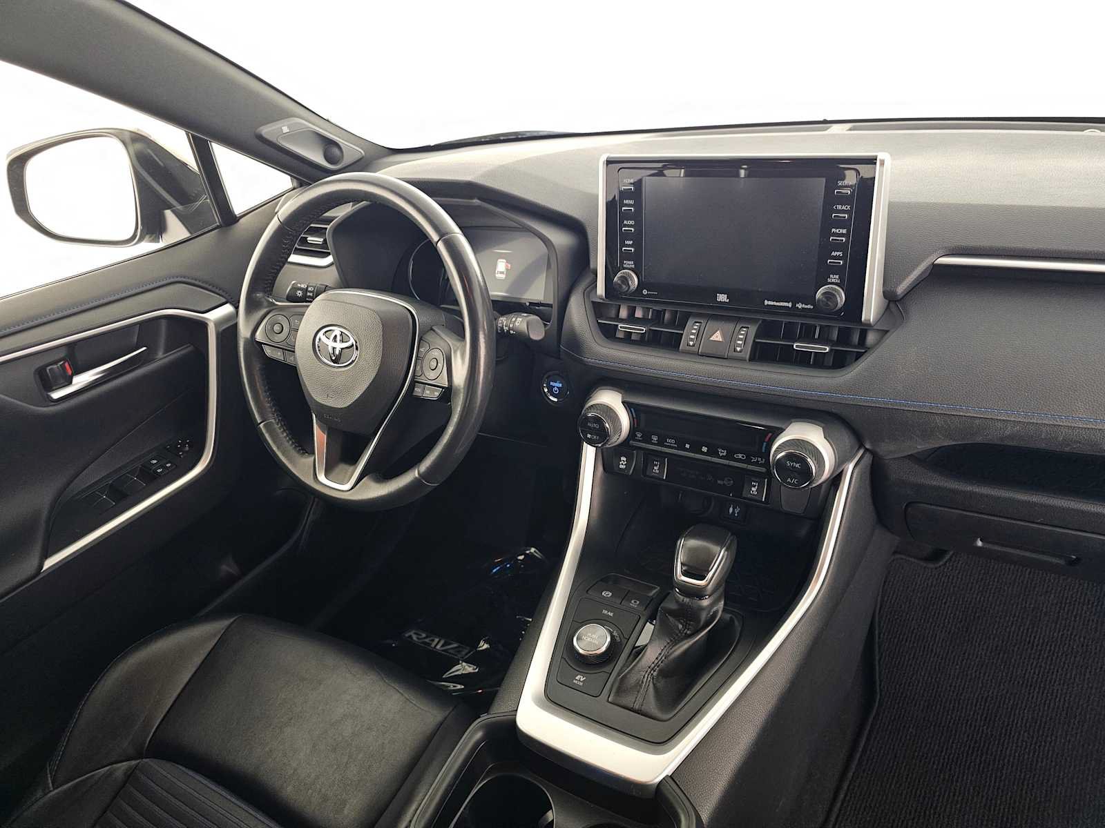 Used 2019 Toyota RAV4 XSE w/ XSE Weather Package AWD/4WD image 11