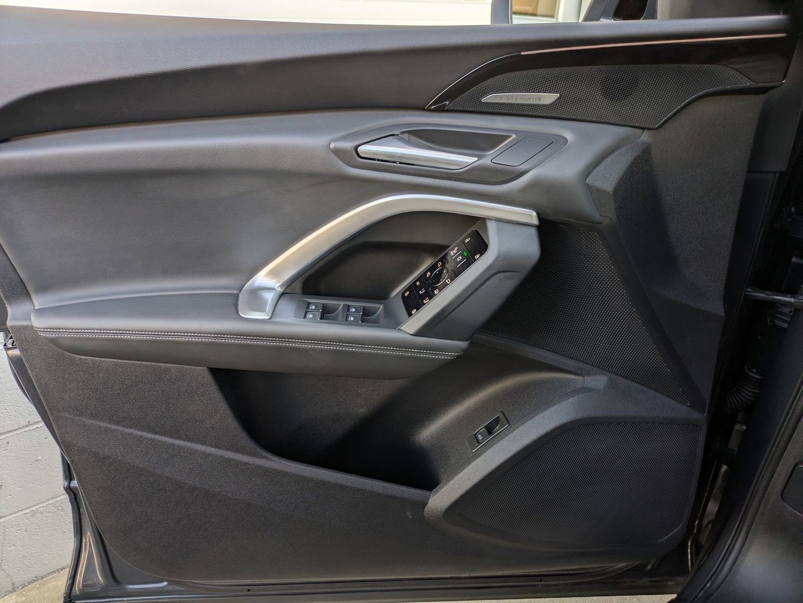 Used 2025 Audi Q5 Premium Plus w/ Premium Plus image 16