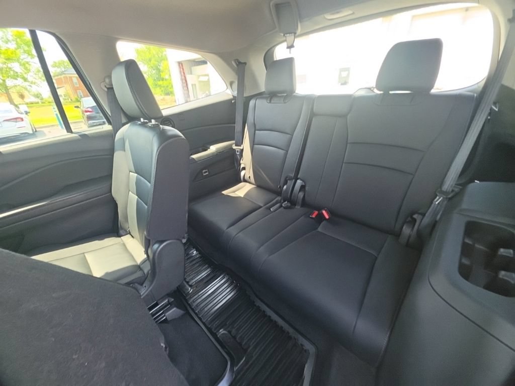 Used 2020 Honda Pilot Touring image 31