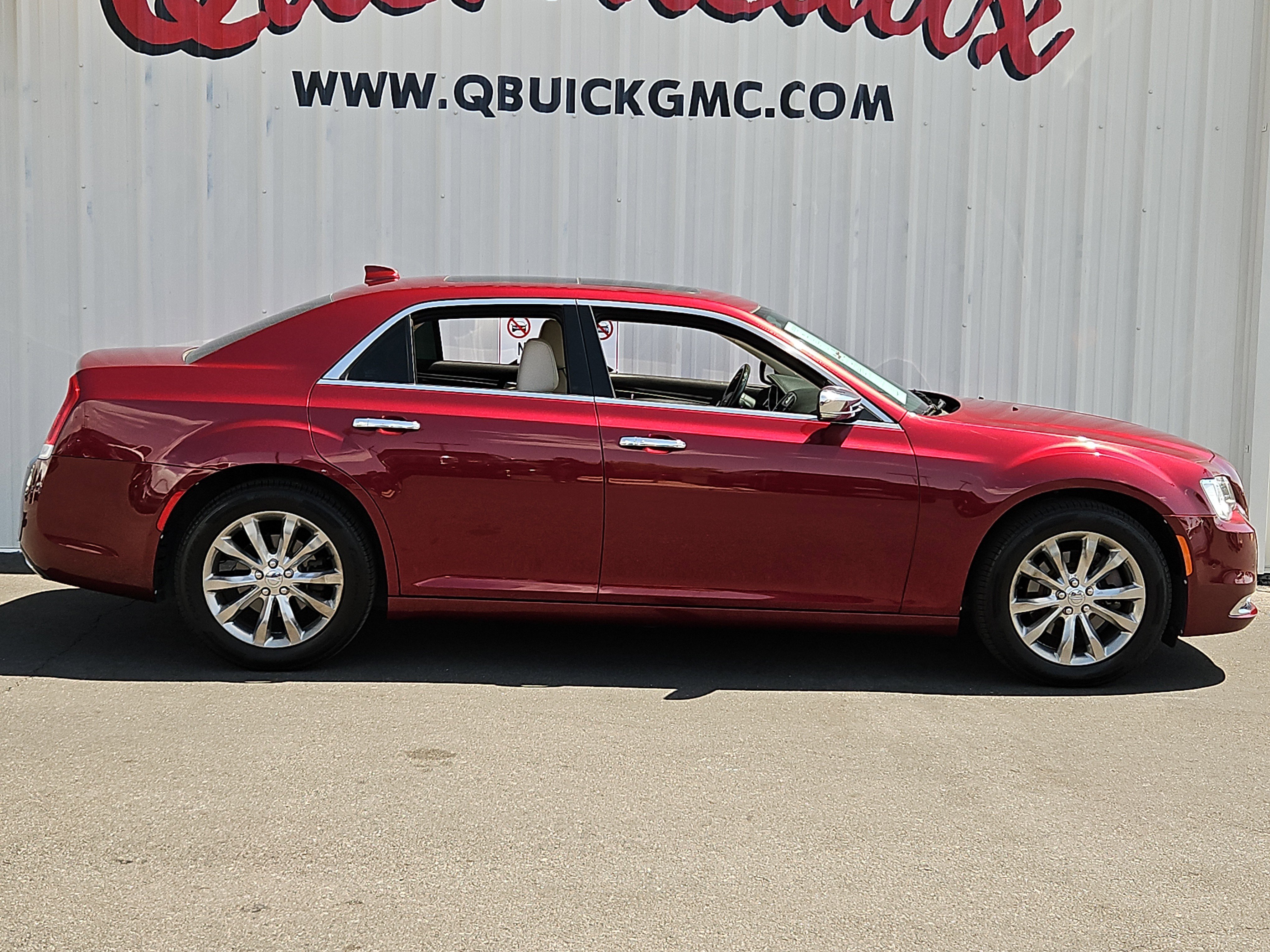 Used 2018 Chrysler 300 Limited w/ Safetytec Plus Group image 5