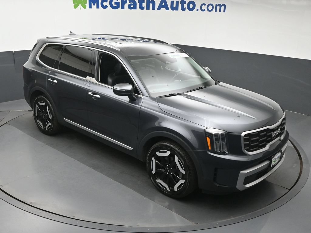 Used 2024 Kia Telluride S AWD/4WD image 3