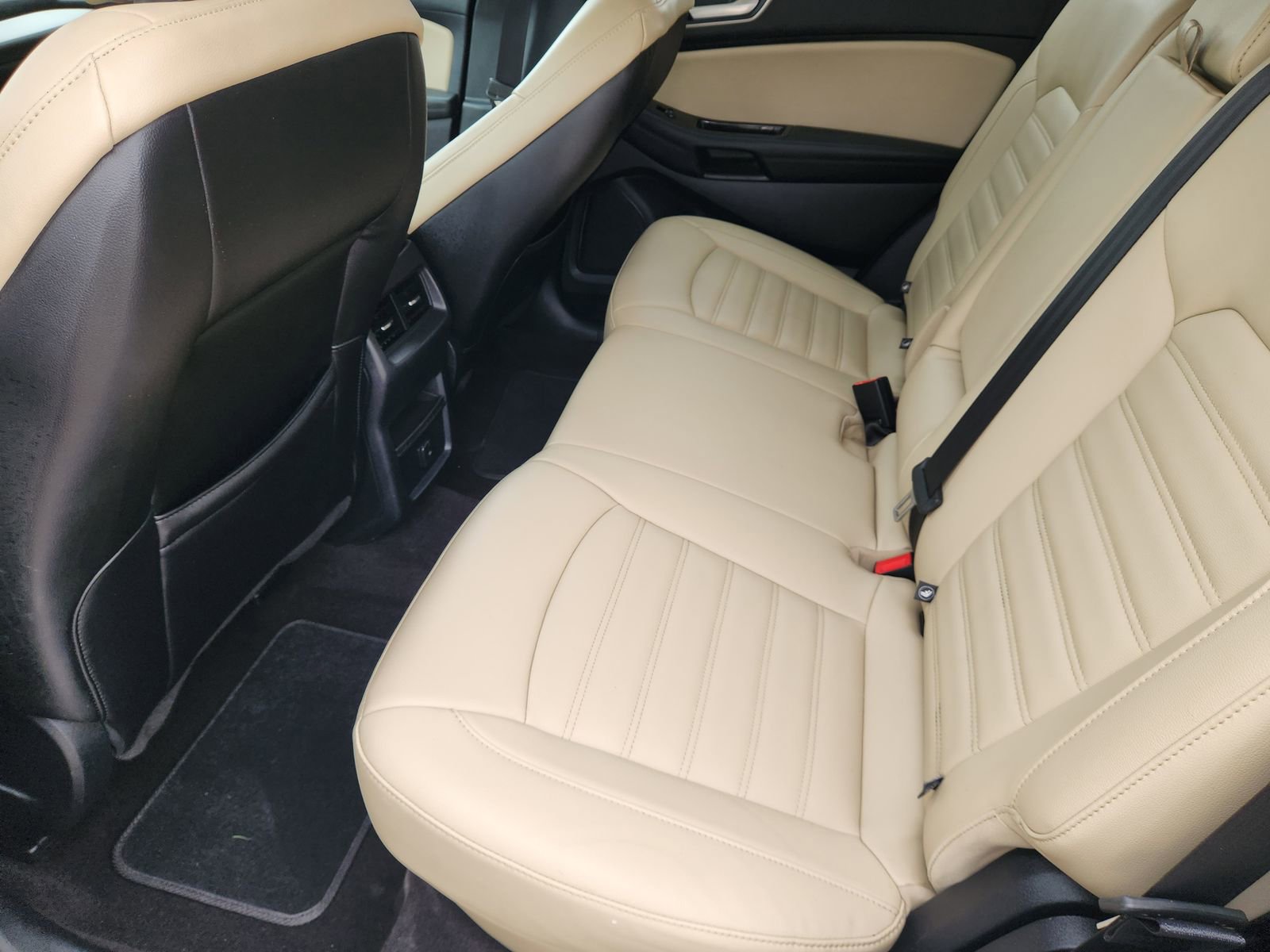 Used 2020 Ford Edge SEL FWD image 29