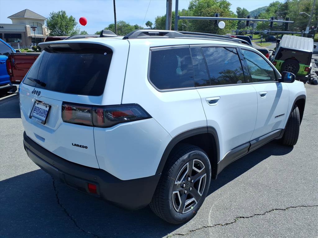 New 2026 Jeep Cherokee Laredo image 4