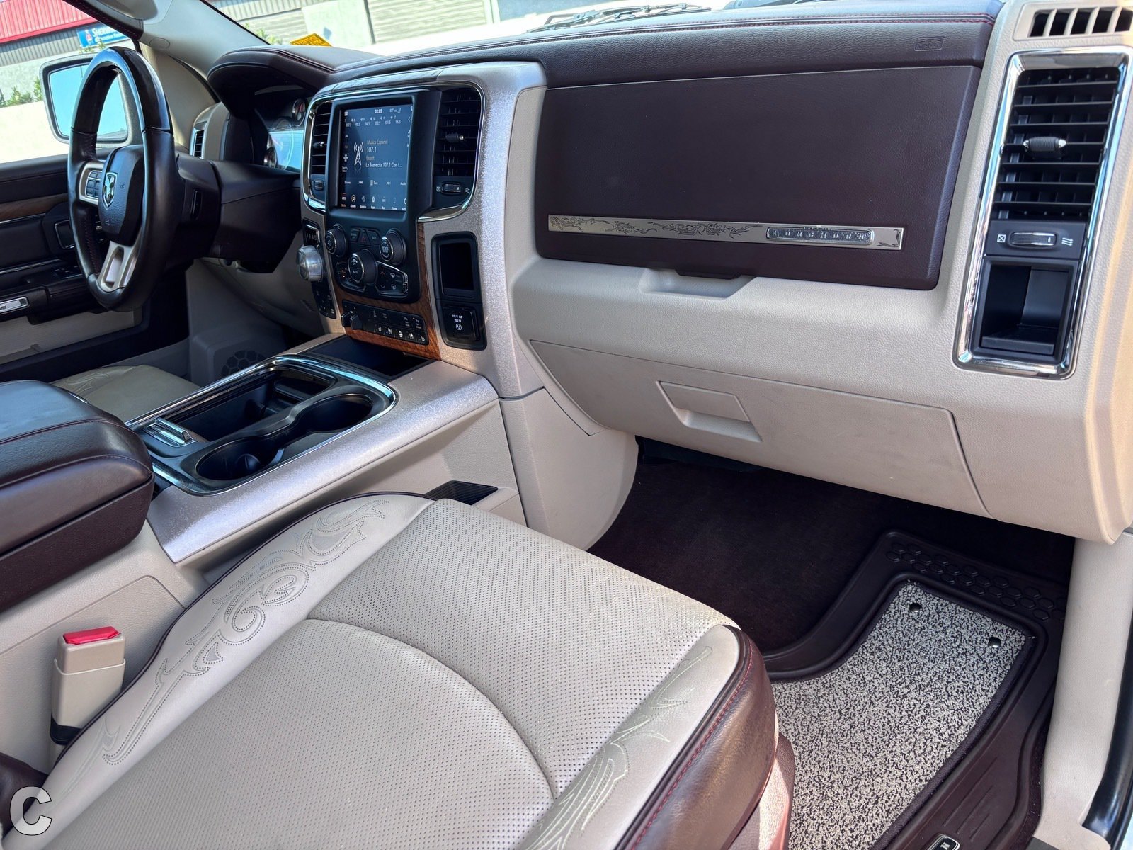 Used 2018 RAM 1500 Laramie Longhorn w/ Longhorn Southfork Package AWD/4WD image 11