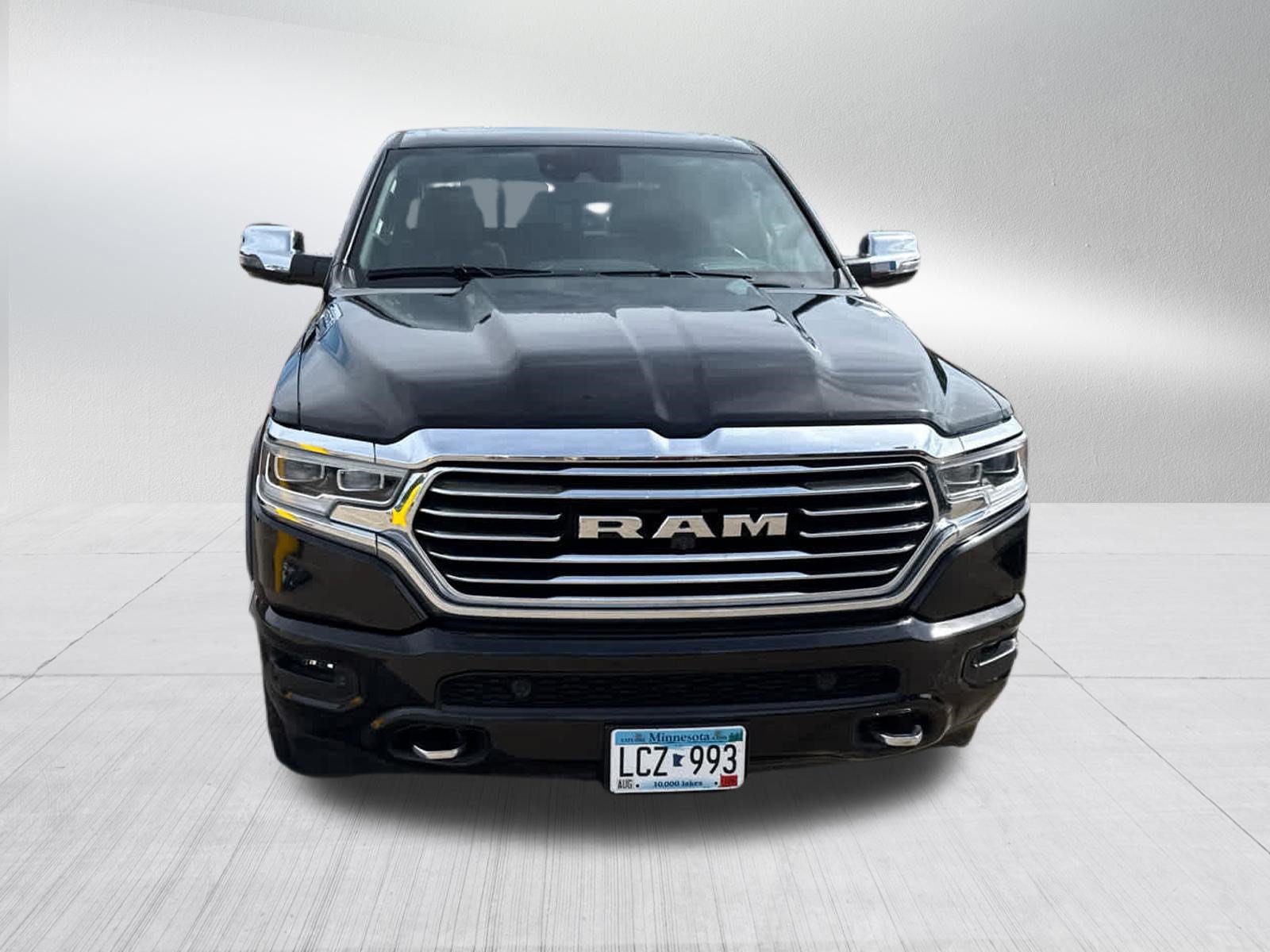 Used 2024 RAM 1500 Limited AWD/4WD image 2
