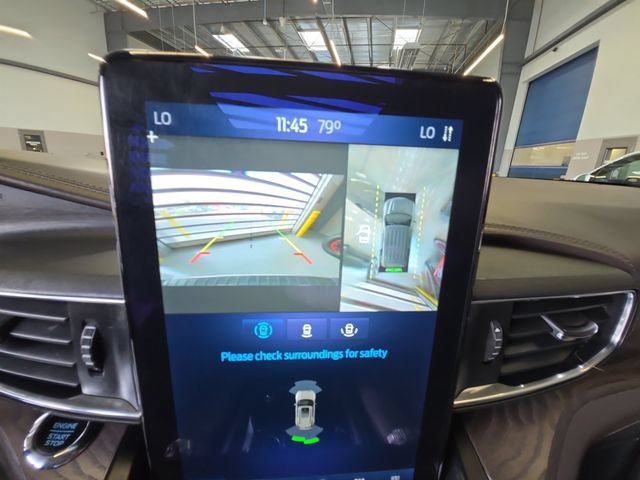 Used 2020 Ford Explorer Platinum w/ Premium Technology Package AWD/4WD image 16