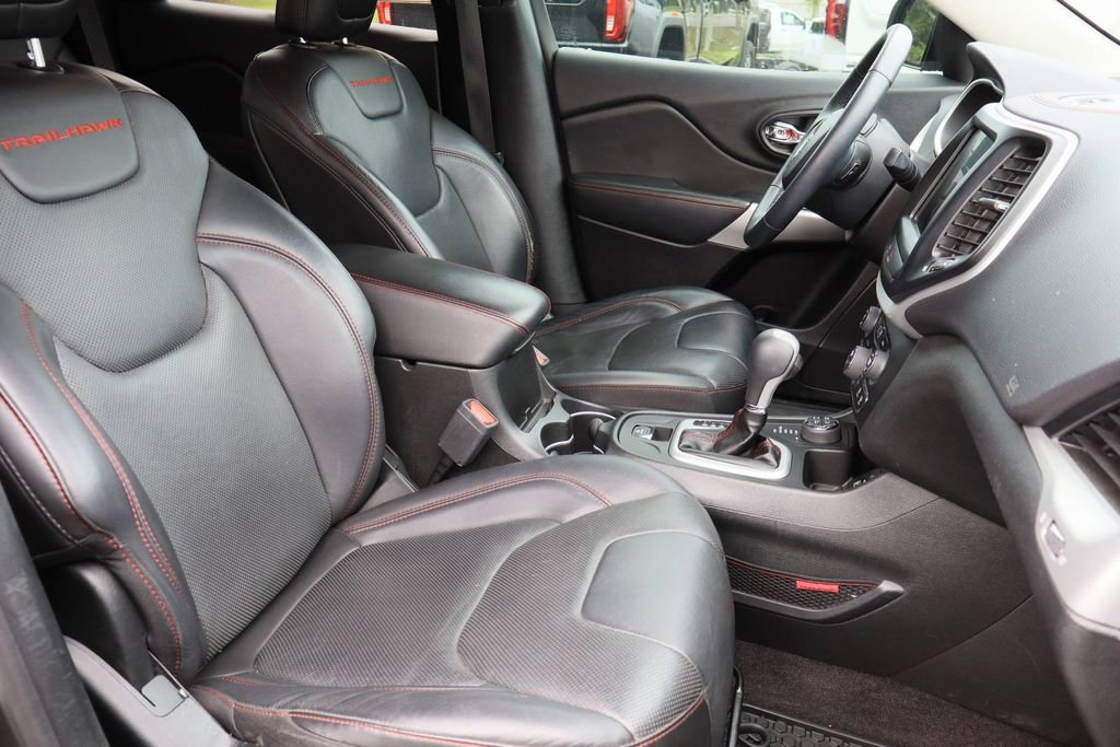 Used 2018 Jeep Cherokee Trailhawk w/ Quick Order Package 27L image 27