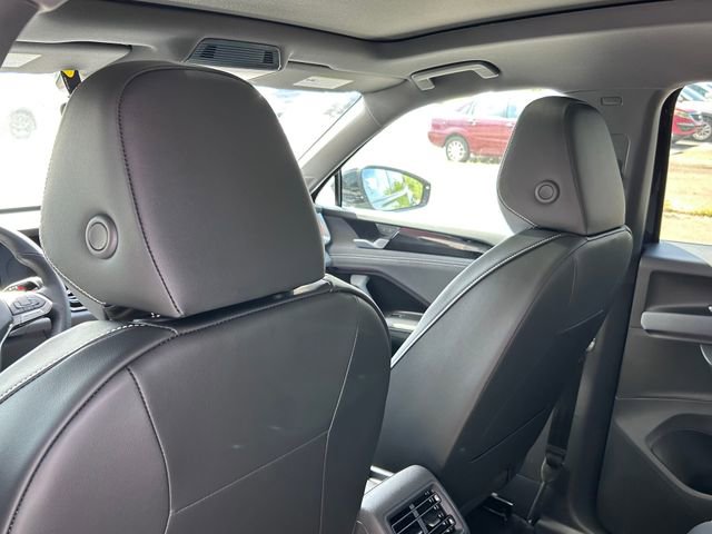New 2026 Volkswagen Tiguan SE R-Line FWD image 20