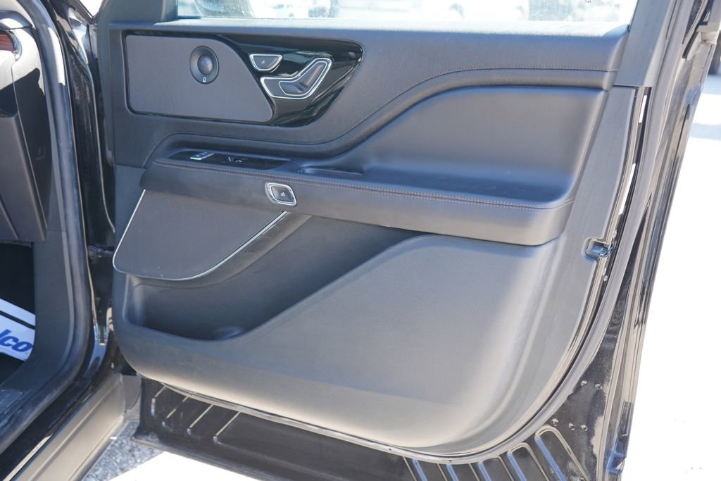 Used 2024 Lincoln Aviator Reserve image 17