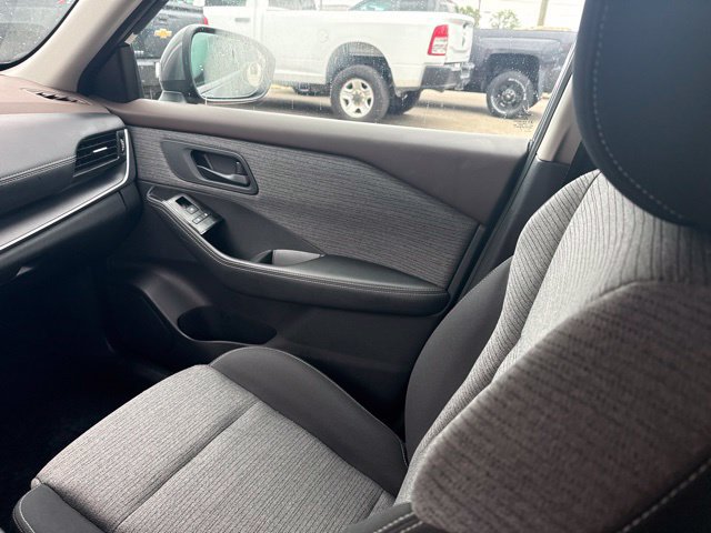 Used 2021 Nissan Rogue S FWD image 15