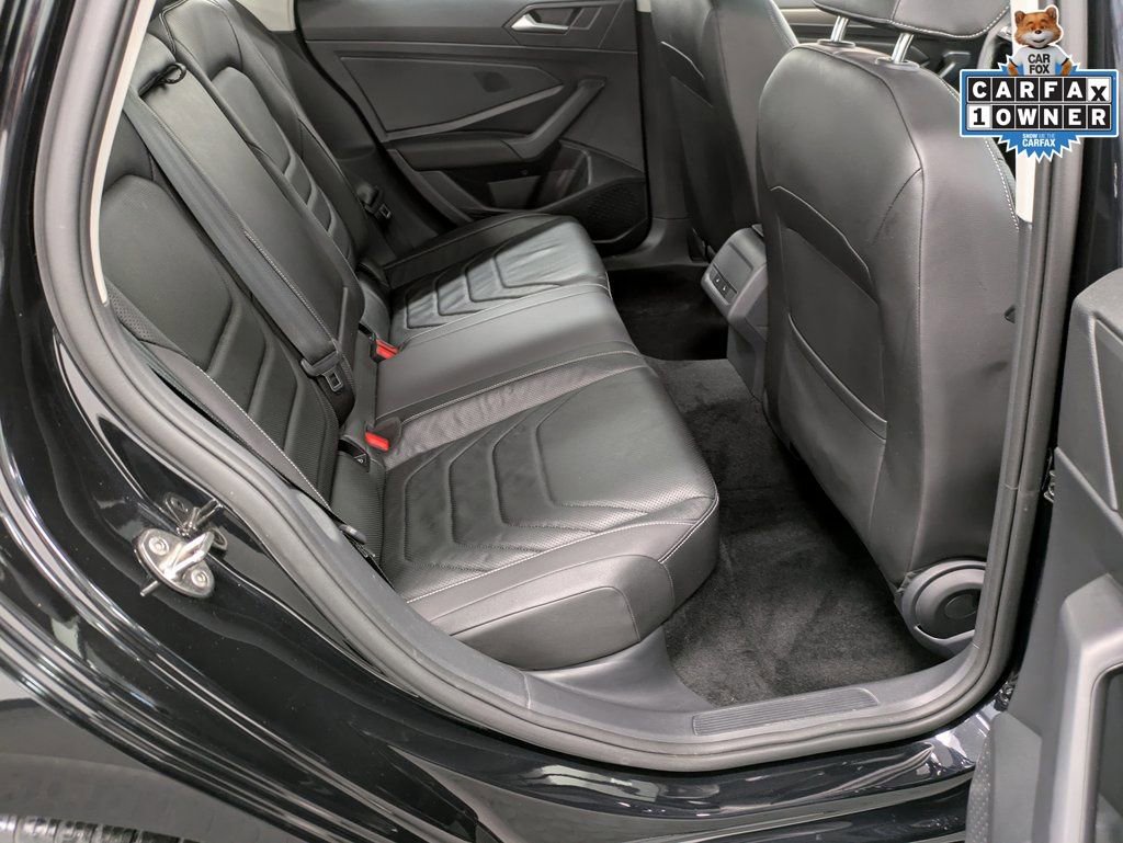 Certified 2021 Volkswagen Jetta SEL Premium FWD image 28