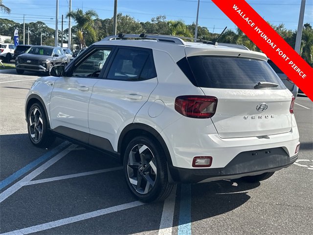 Used 2023 Hyundai Venue SEL image 10