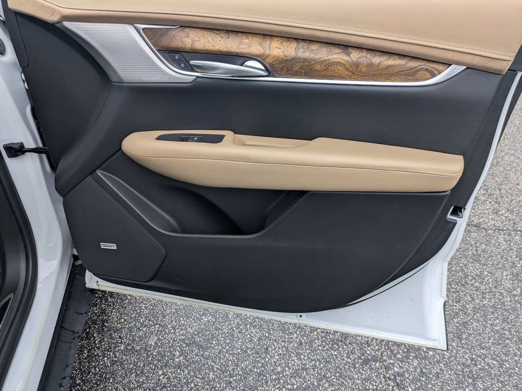 Used 2023 Cadillac XT5 Sportv w/ Platinum Package AWD/4WD image 40