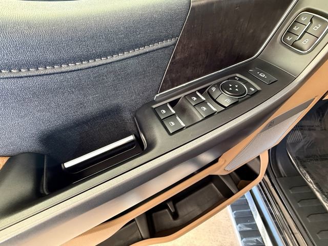 Used 2023 Ford F350 Lariat w/ Chrome Package image 11