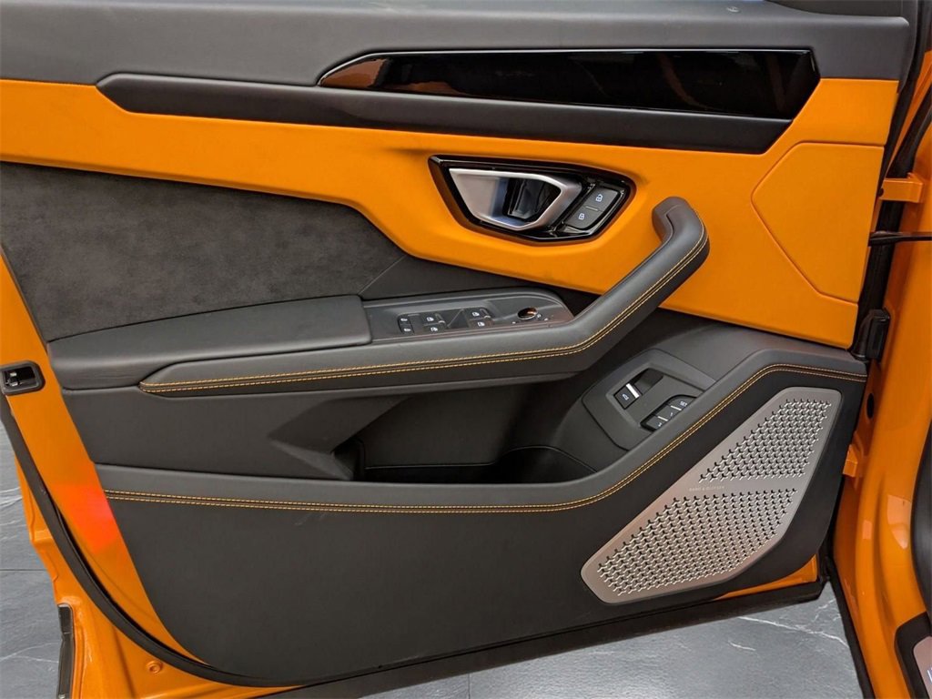 Used 2024 Lamborghini Urus S image 16