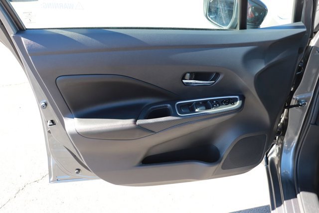 Used 2025 Nissan Versa SR w/ Trunk Package image 10