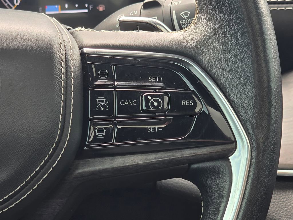 Used 2022 Jeep Grand Cherokee Overland AWD/4WD image 19
