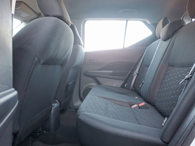 Used 2021 Nissan Kicks S image 11