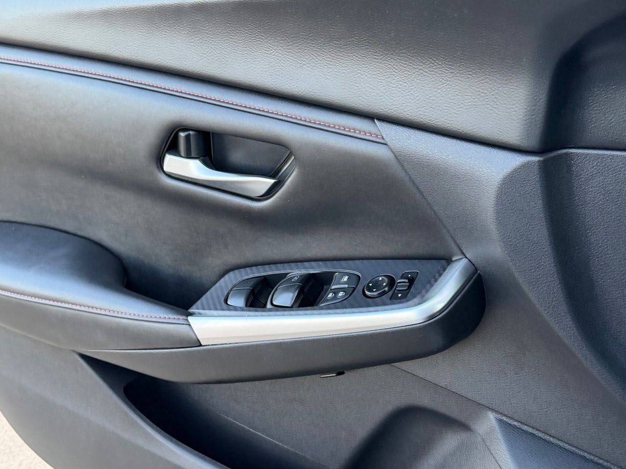 Certified 2024 Nissan Sentra SR FWD image 29