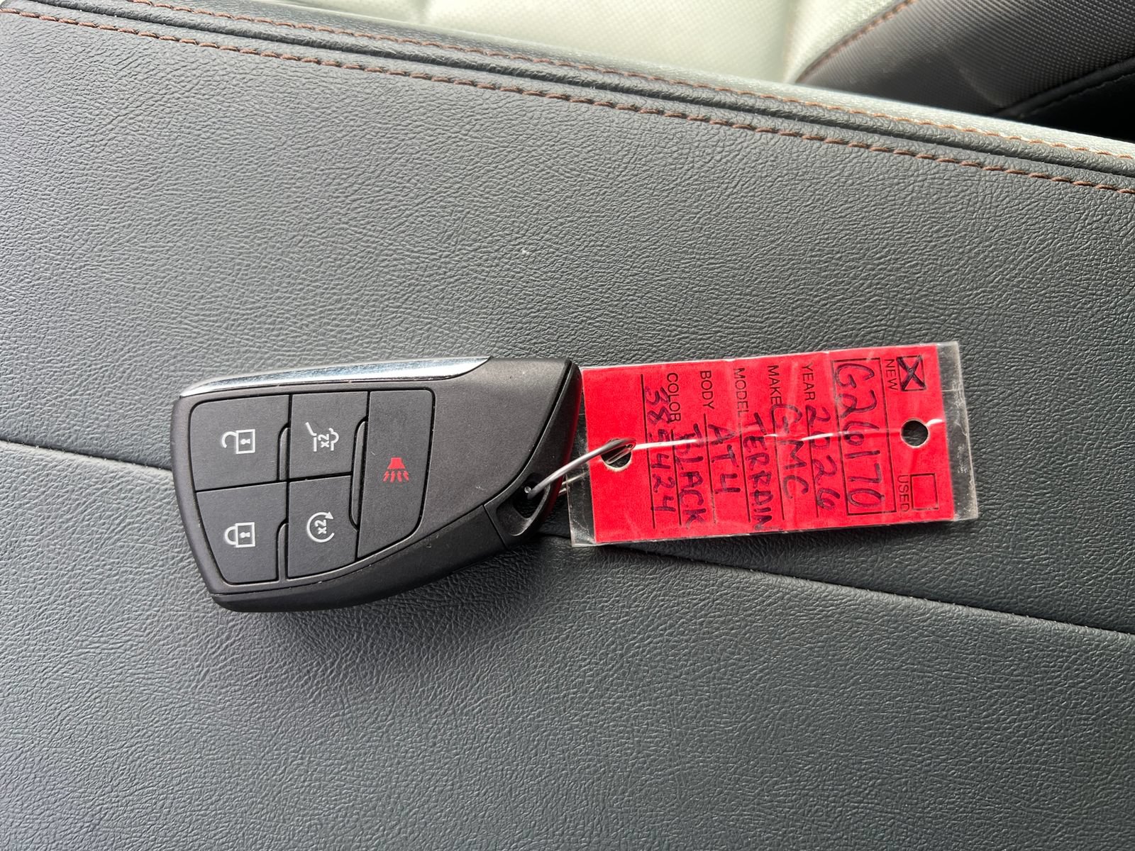 New 2026 GMC Terrain AT4 w/ LPO, Black Badging Package AWD/4WD image 15