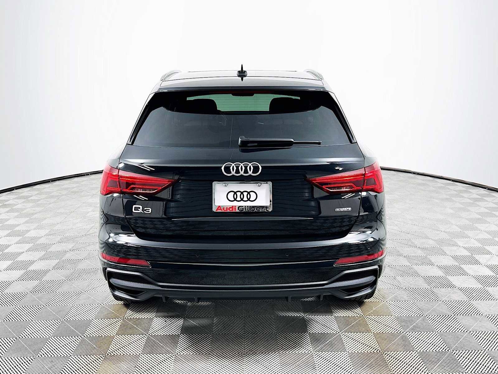 Used 2024 Audi Q3 2.0T Premium w/ Convenience Package image 6