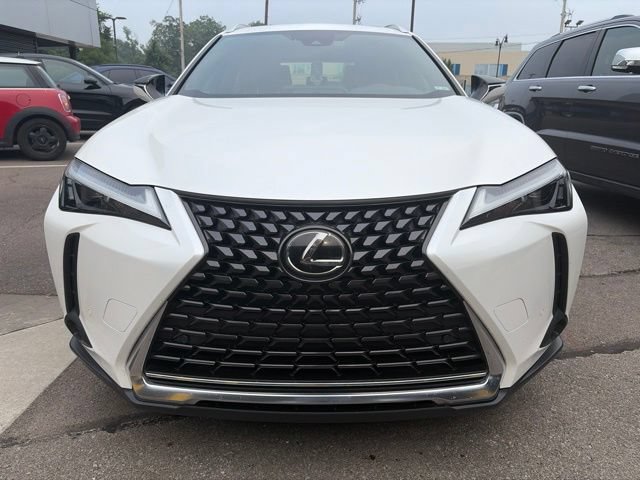 Used 2023 Lexus UX 250h FWD w/ Accessory Package (Z1) image 5
