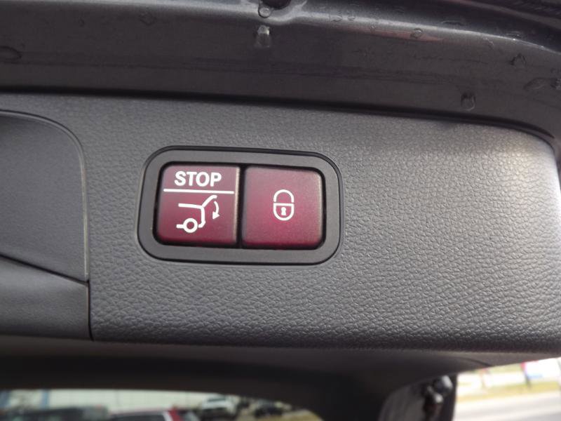 Used 2018 Mercedes-Benz GLC 300 4MATIC image 27