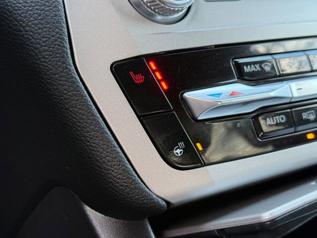 Used 2022 Ford Explorer XLT w/ Equipment Group 202A image 12