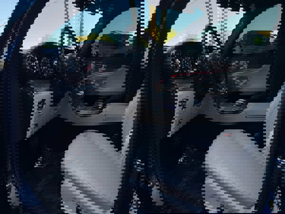 Used 2018 Mercedes-Benz E 300 image 40