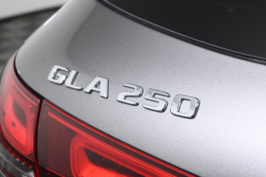 Used 2023 Mercedes-Benz GLA 250 4MATIC image 38