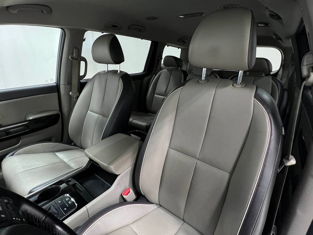 Used 2016 Kia Sedona EX FWD image 13