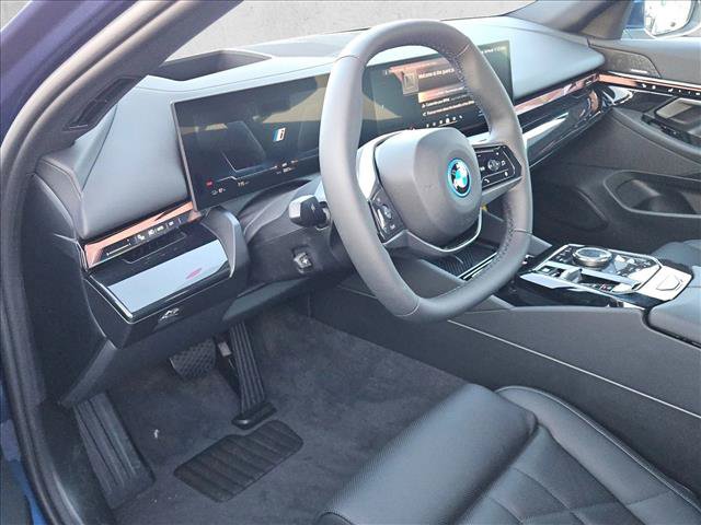 New 2027 BMW i5 eDrive40 RWD image 3
