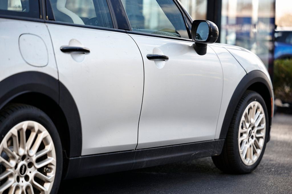 New 2026 MINI Cooper 4-Door Hardtop FWD image 8