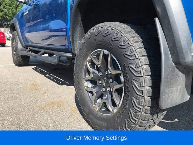 Used 2024 Chevrolet Colorado ZR2 w/ ZR2 Convenience Package III AWD/4WD image 12