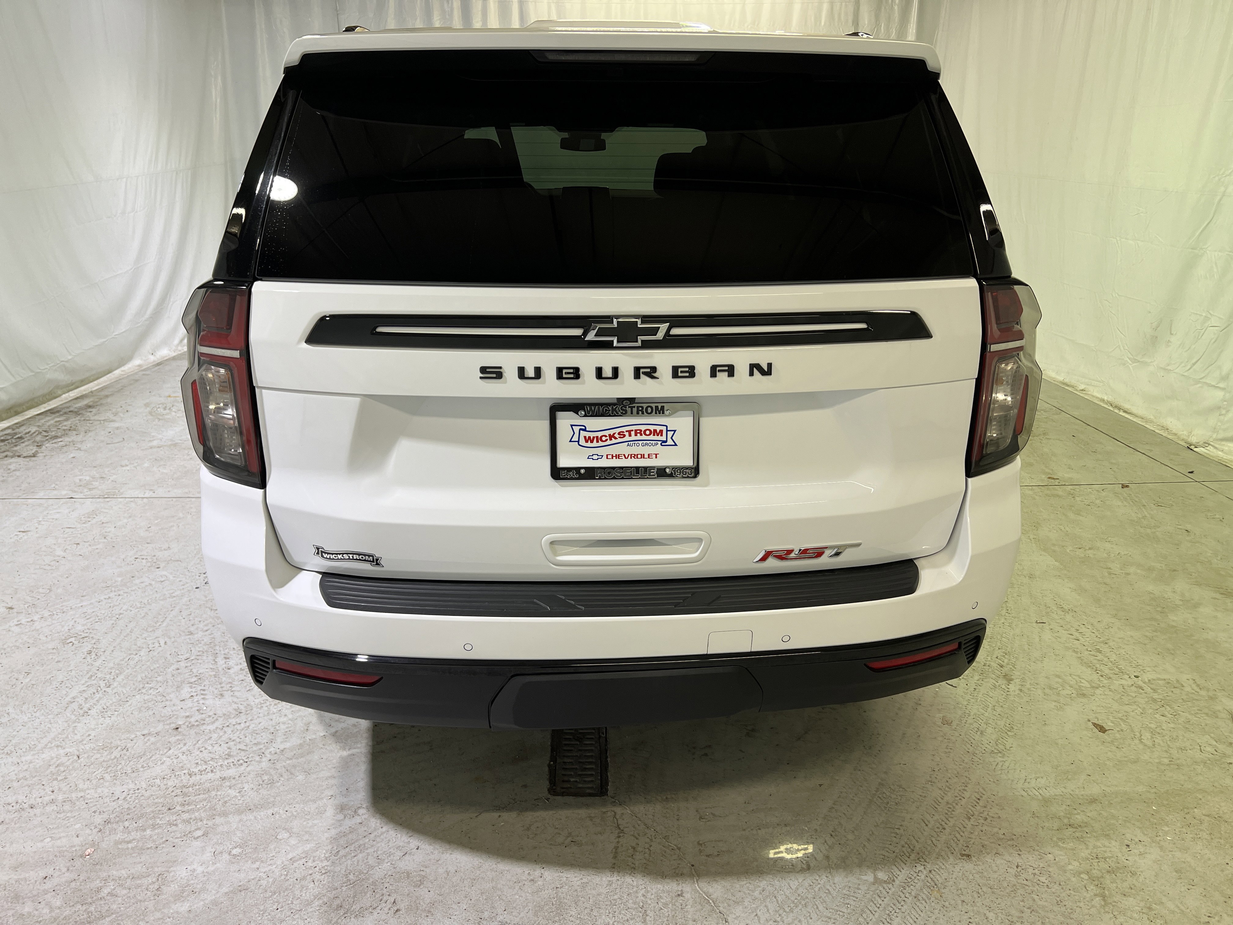 Used 2023 Chevrolet Suburban RST w/ Luxury Package image 9