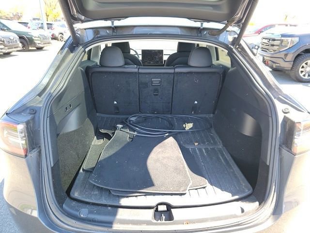 Used 2022 Tesla Model Y Performance image 10