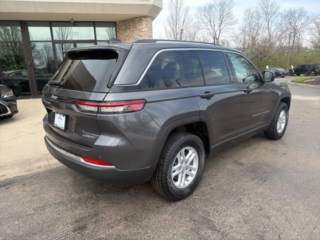 Used 2022 Jeep Grand Cherokee Laredo w/ Luxury Tech Group I image 3