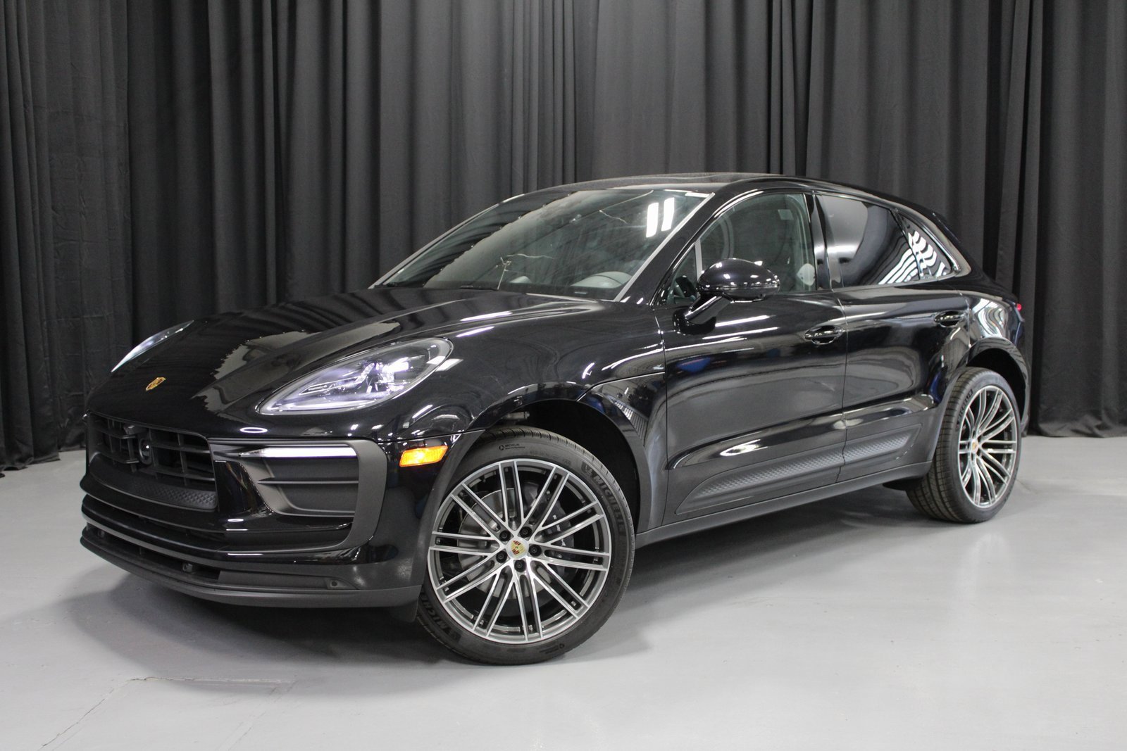 New 2026 Porsche Macan image 1