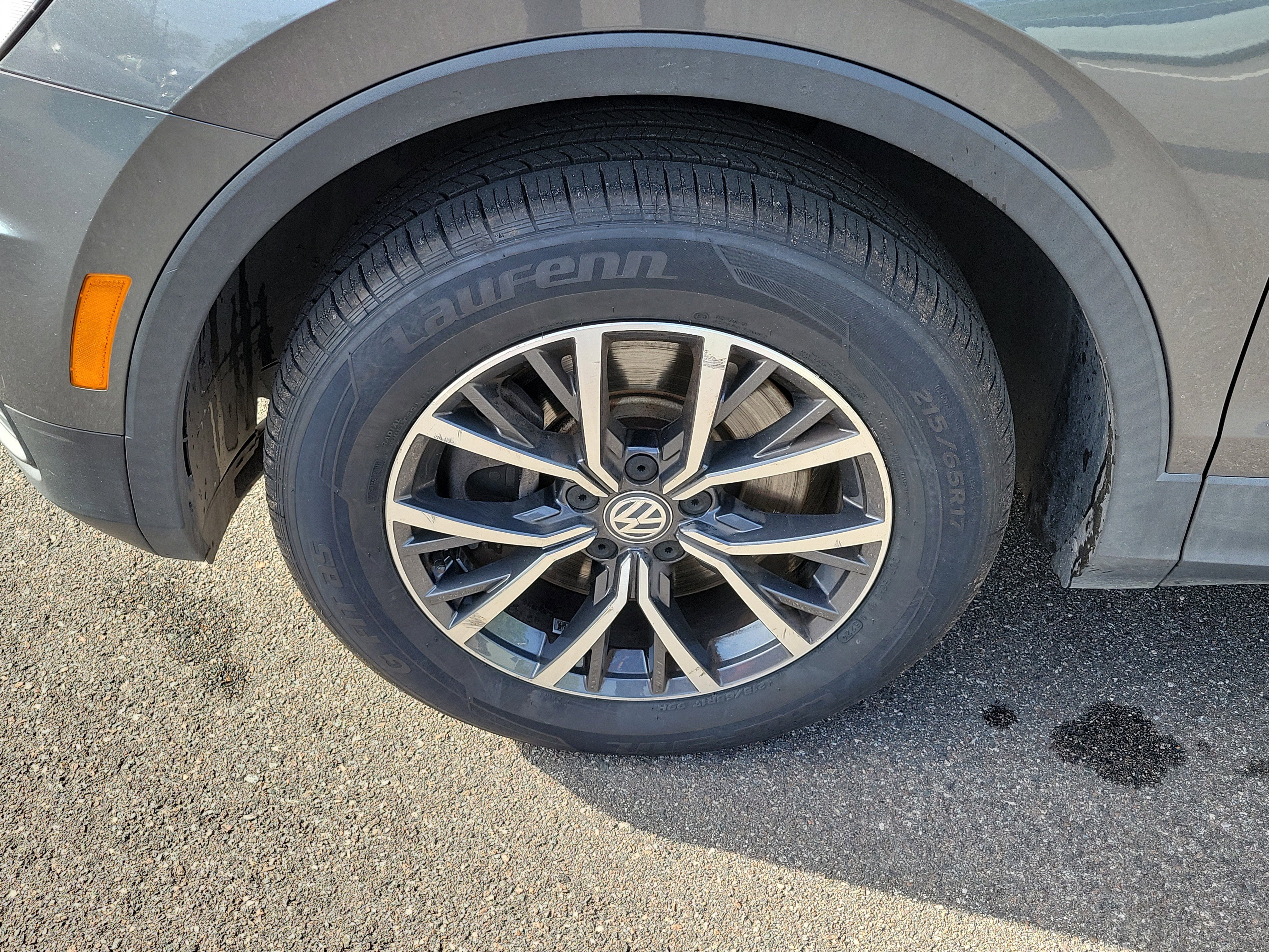 Used 2020 Volkswagen Tiguan SE image 36