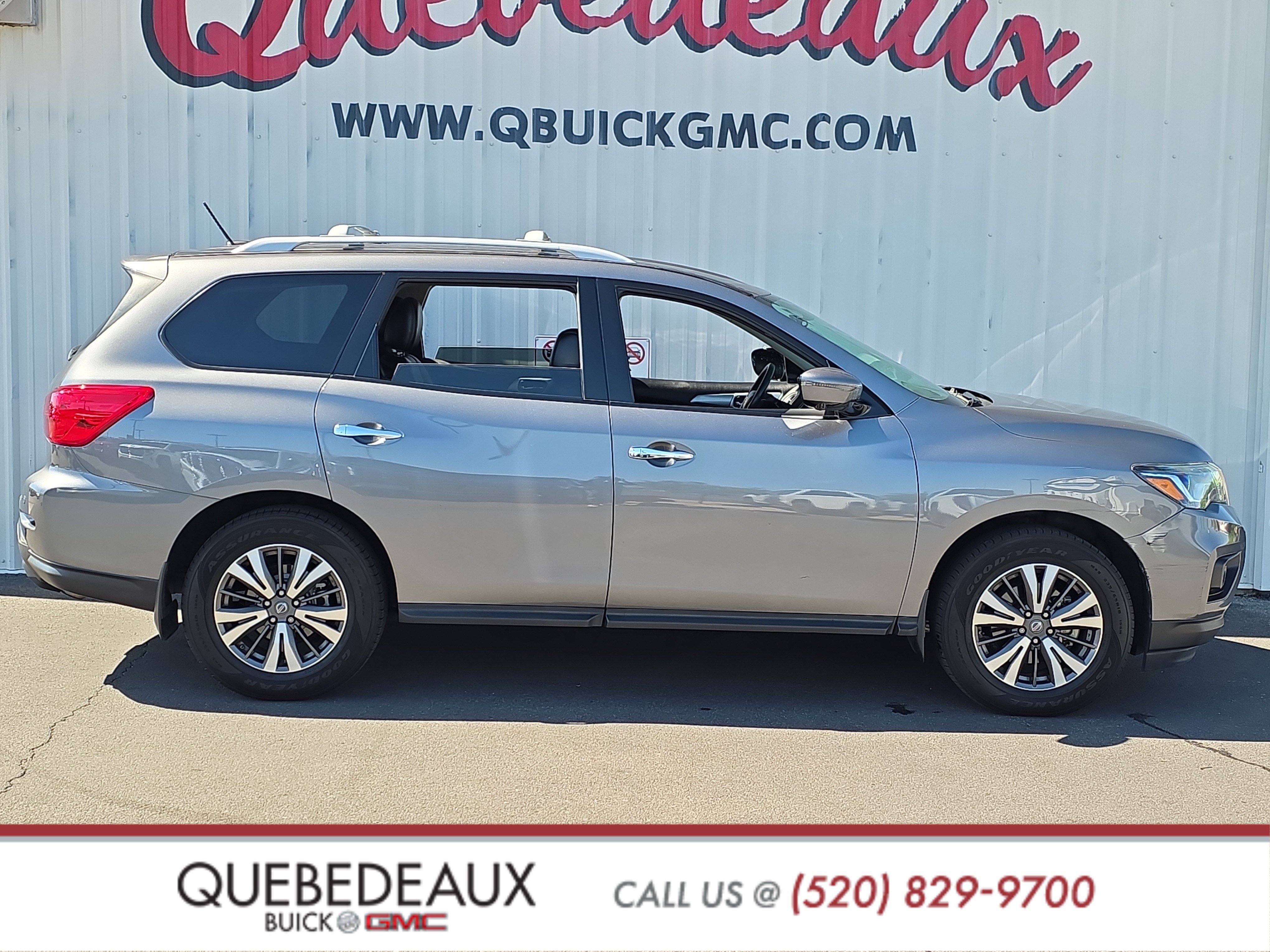 Used 2017 Nissan Pathfinder SL FWD image 8