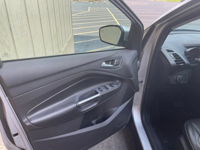 Used 2018 Ford Escape Titanium w/ Ford Safe & Smart Package AWD/4WD image 18