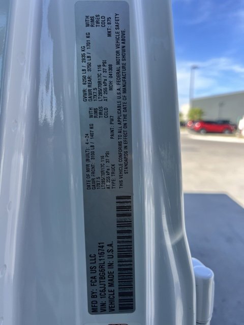 Used 2024 Jeep Gladiator Rubicon w/ Convenience Group image 11