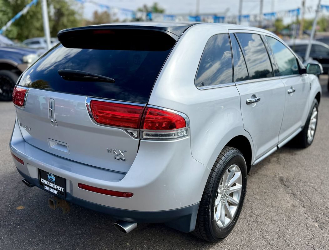 Used 2013 Lincoln MKX AWD image 3